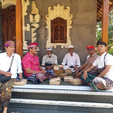 Perbekel Desa Wanasari Hadiri Acara Metatah Massal